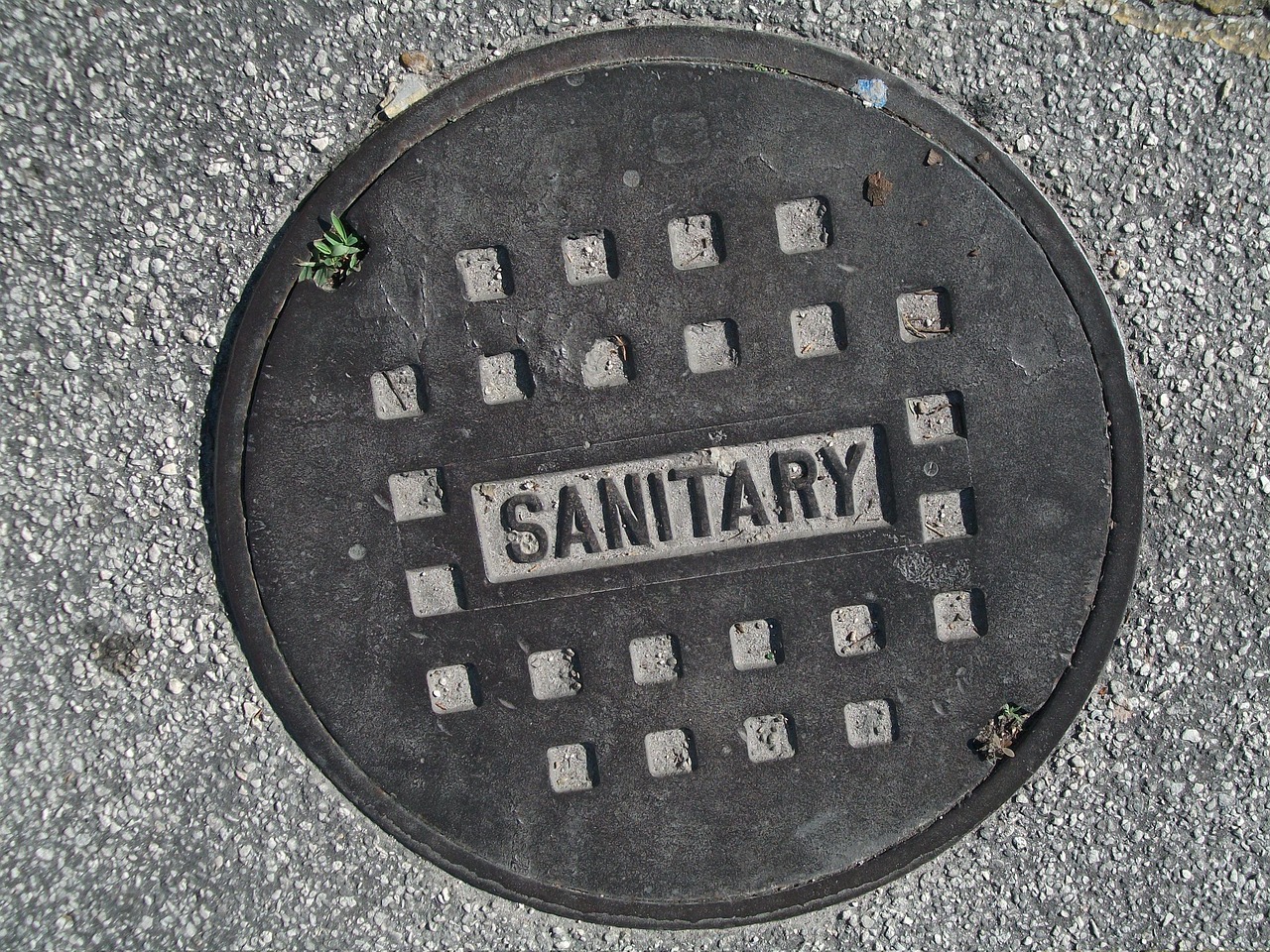 Manhole block cleaning, drainage clearing